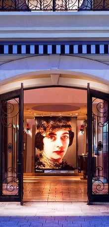 Hotel ZaZa Dallas entrance – luxury hotel featured in hotel marketing campaign by Gourmet Marketing